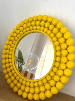 Miroir décoratif jaune pop