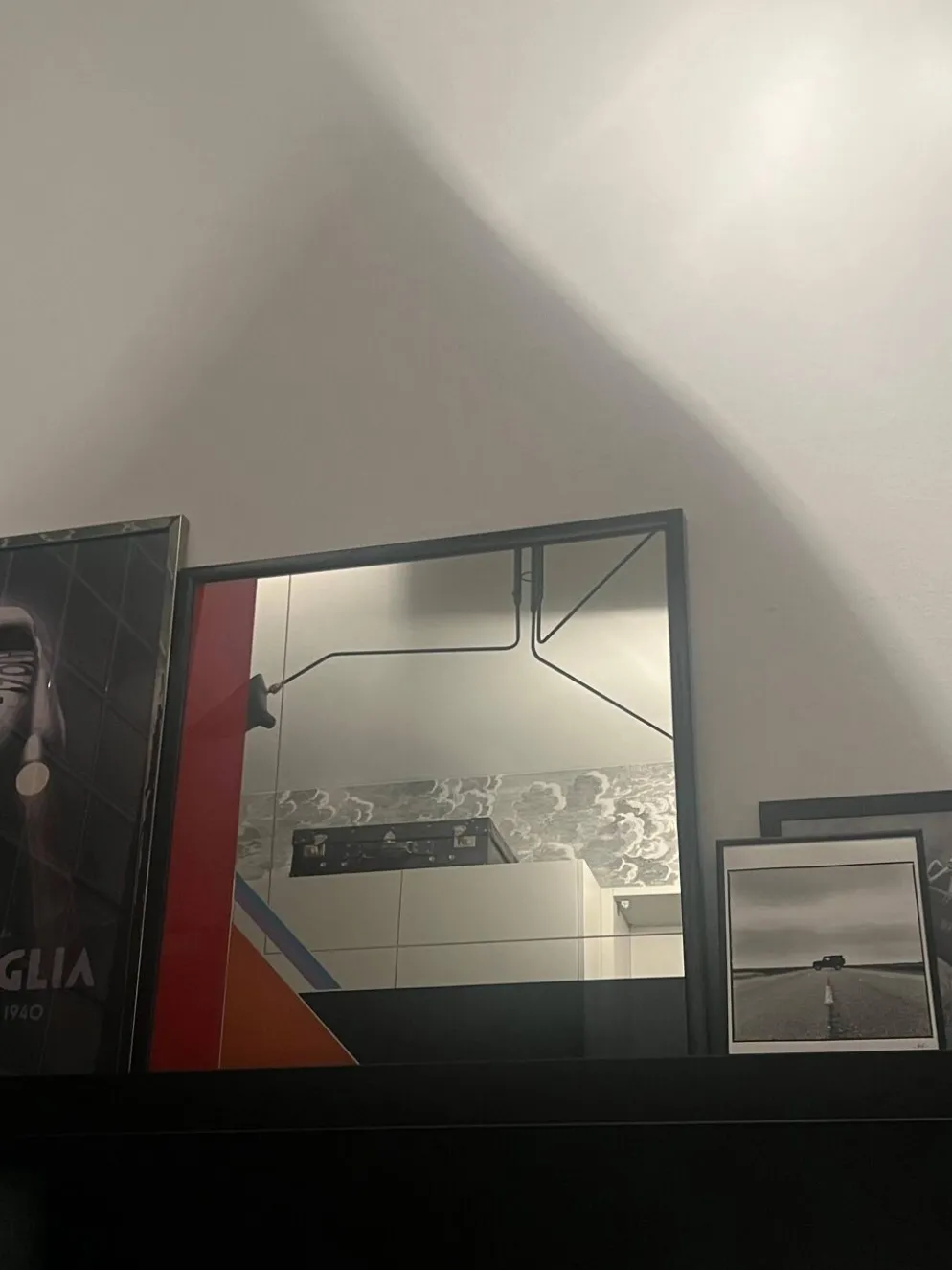 Miroir décoratif par l'artiste italien Eugenio Carmi, style Memphis, amusant !