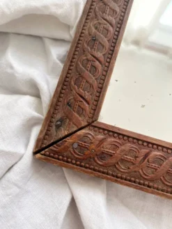 Miroir de barbier ancien verre mercure et cadre en bois sculpté