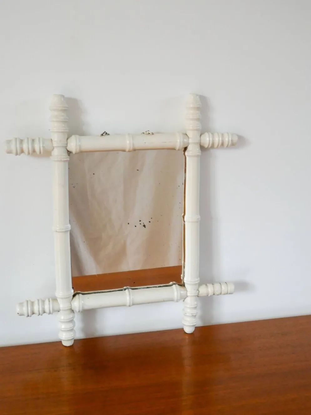 Miroir de barbier en bois effet bambou blanc 46 x 31 cm