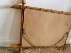 Miroir de barbier en bois tourné