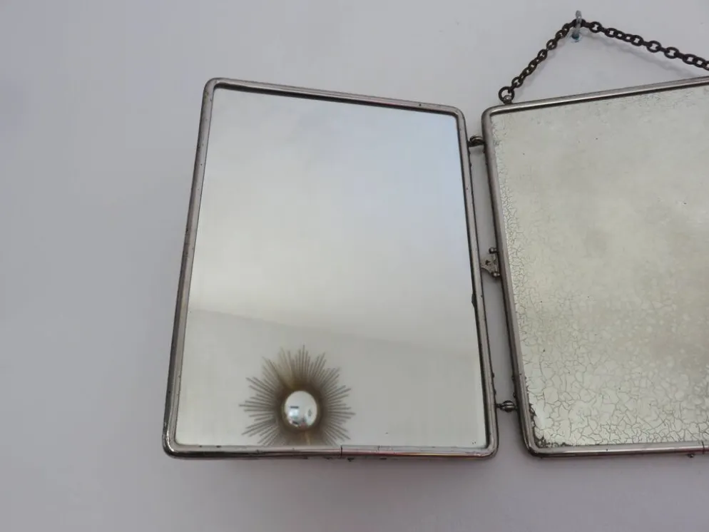 Miroir de barbier triptyque à chainette avec fermoir années 30 40