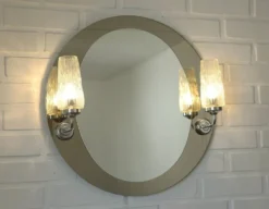 Miroir de courtoisie éclairé, miroir mural de salle de bain vintage d'Allemagne des années 1980