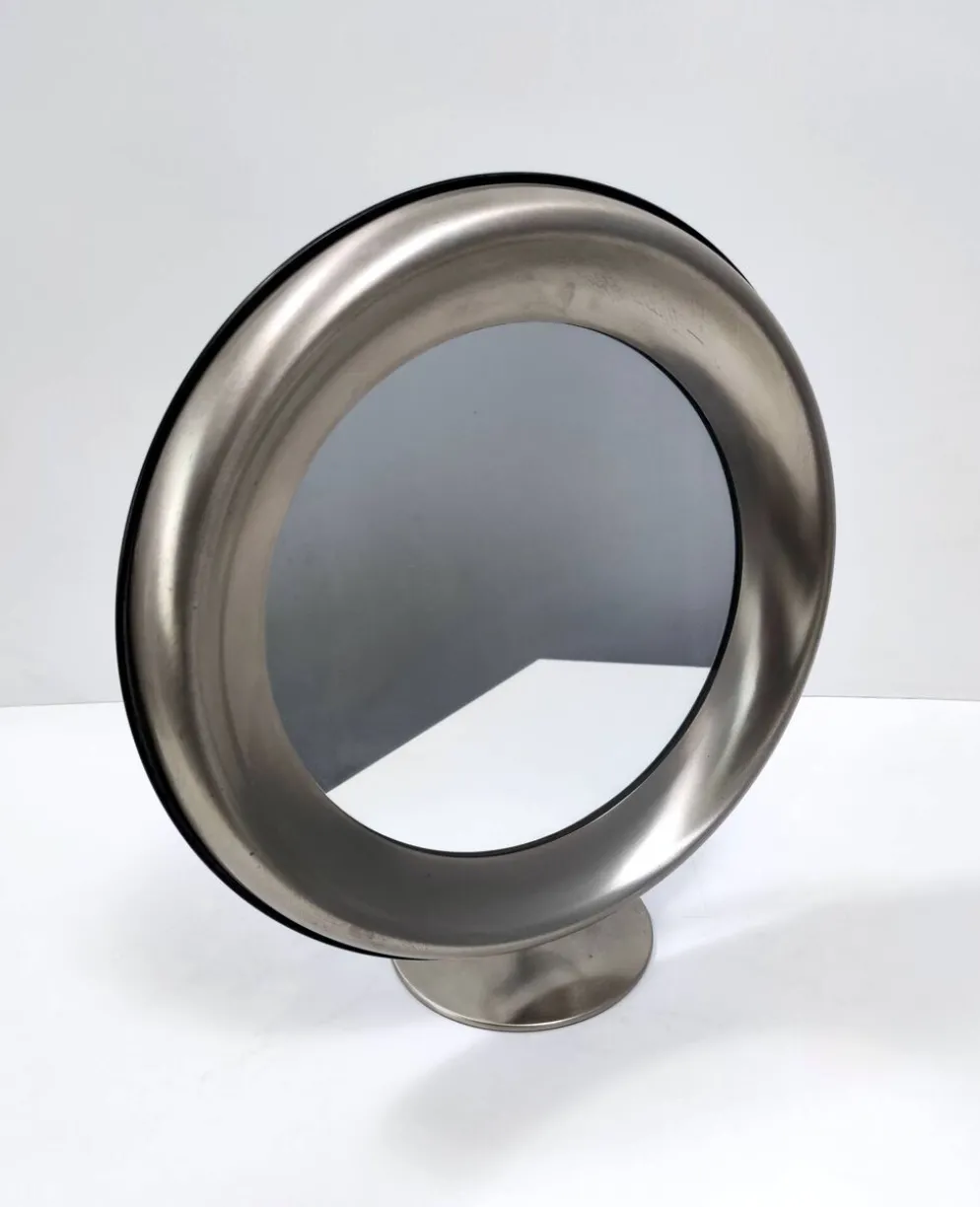 Miroir de courtoisie rond en laiton anodisé, attribution à Sergio Mazza, Italie
