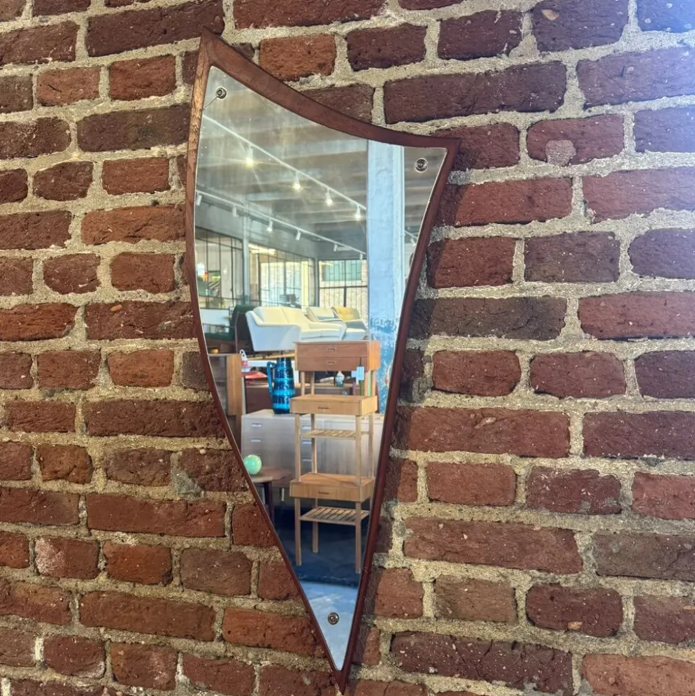 Miroir de forme irrégulière en teck, Danemark années 1960