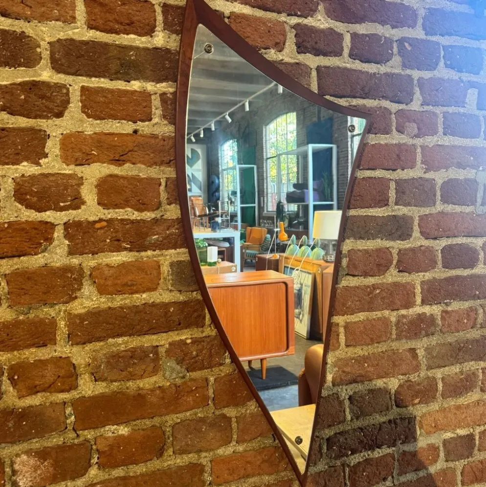 Miroir de forme irrégulière en teck, Danemark années 1960