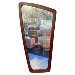 Miroir de forme libre avec cadre en teck, années 1960