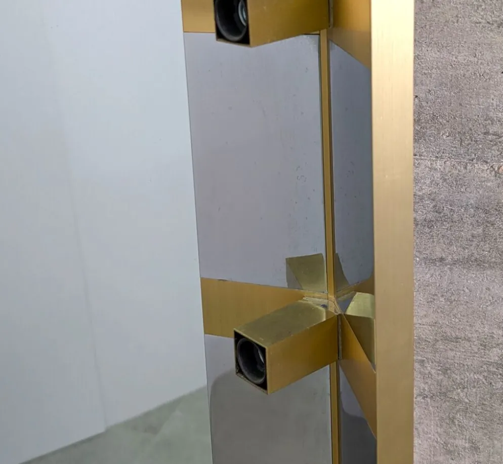 Miroir de maquillage éclairé par Gaetano Sciolari en chrome et laiton, Italie, années 1970