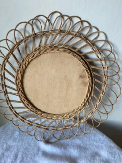 Miroir de sorcière en rotin vintage