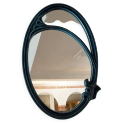 Miroir de style Art Nouveau en fonte émaillée vert impérial – Circa 1980