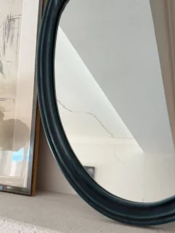 Miroir de style Art Nouveau en fonte émaillée vert impérial – Circa 1980