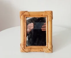 Miroir de table vintage en rotin années 70