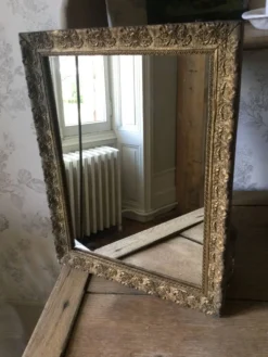 Miroir doré ancien
