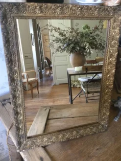 Miroir doré ancien
