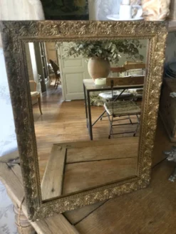Miroir doré ancien