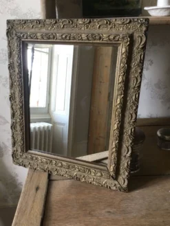 Miroir doré ancien
