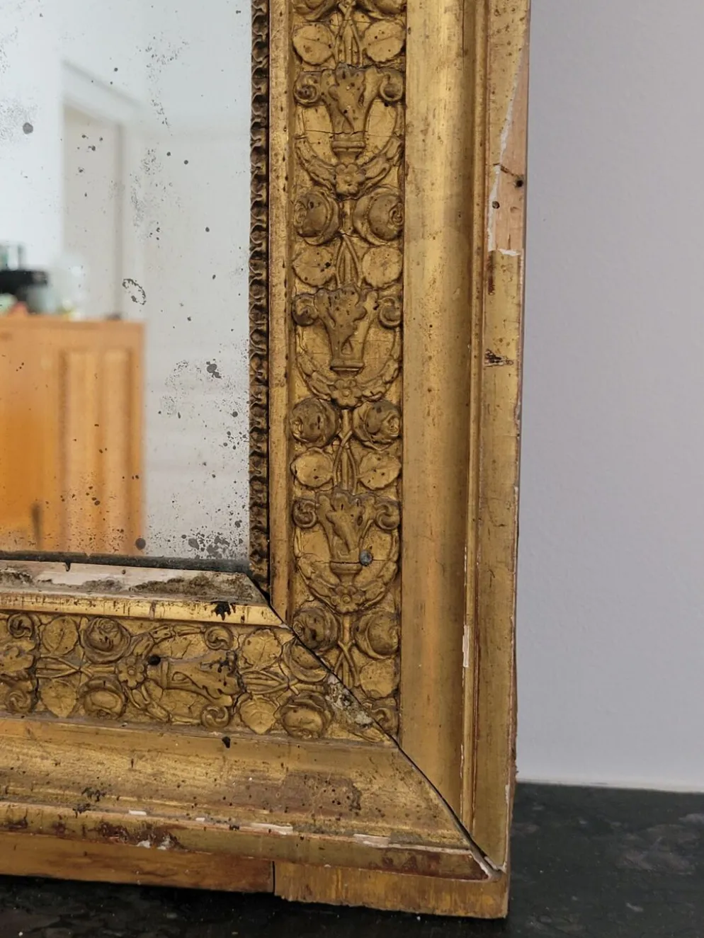 Miroir doré stuc et bois Empire