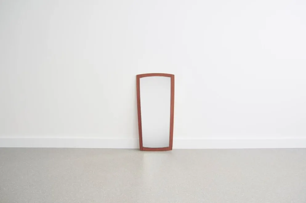 Miroir en bois conique