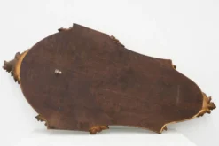 Miroir en bois doré de style Louis XVI du 20e siècle avec un fronton orné, France