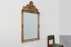 Miroir en bois doré de style rococo par Deknudt, Belgique, 20e siècle