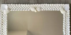 Miroir en bois et coquillages