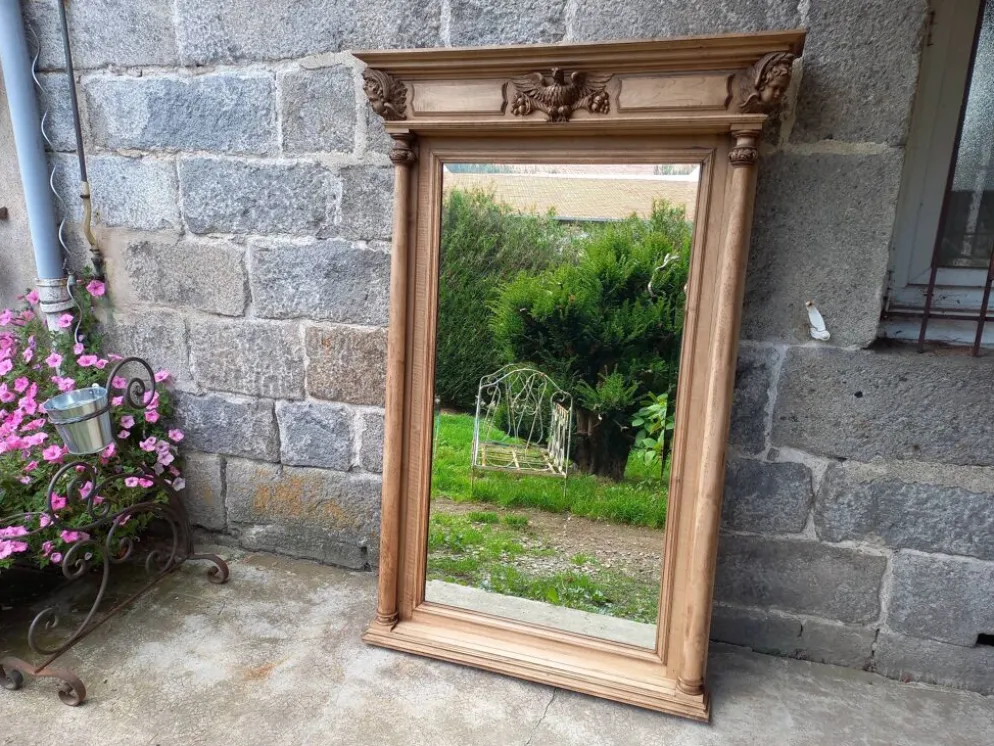 Miroir en bois sculpté, 168x112 cm
