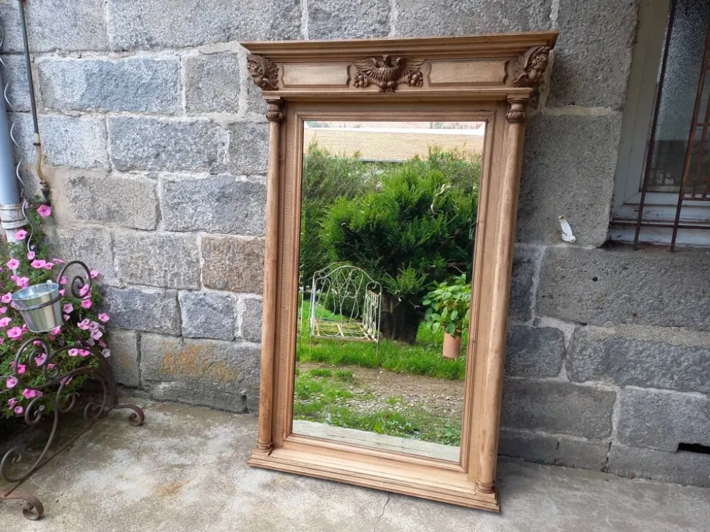 Miroir en bois sculpté, 168x112 cm