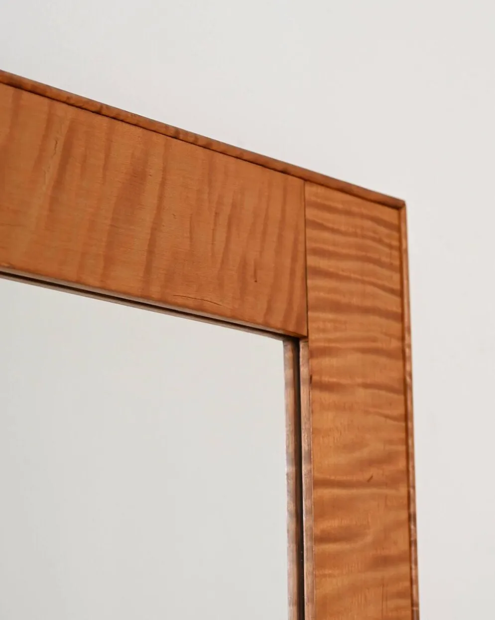 Miroir en bouleau frisé scandinave, années 1950