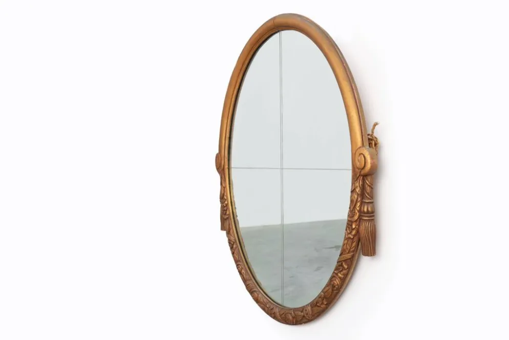 Miroir en chêne doré ovale français sculpté art déco, vers 1925