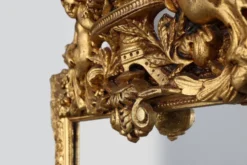 Miroir en chêne doré richement sculpté de style rococo français, 19e siècle
