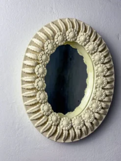 Miroir en céramique florale espagnole de Manises, Espagne, vers les années 1970.