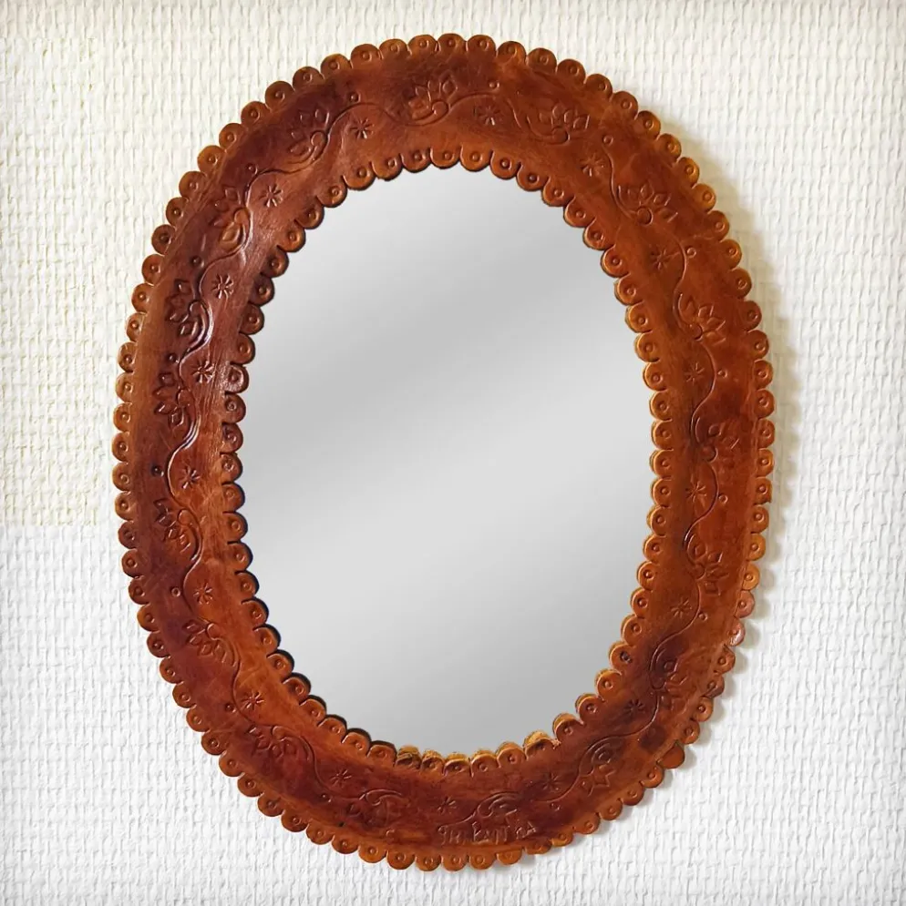 Miroir en cuir repoussé, Sri Lanka, 1960s
