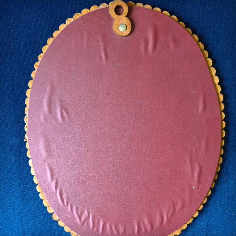 Miroir en cuir repoussé, Sri Lanka, 1960s