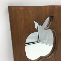 Miroir en forme de pomme 36x42cm