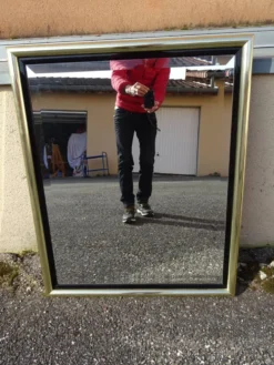 Miroir en laiton et plexiglas, années 80