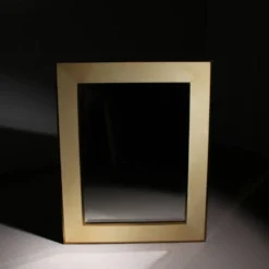 Miroir en parchemin de chèvre laqué par Aldo Tura, Italie années 1970