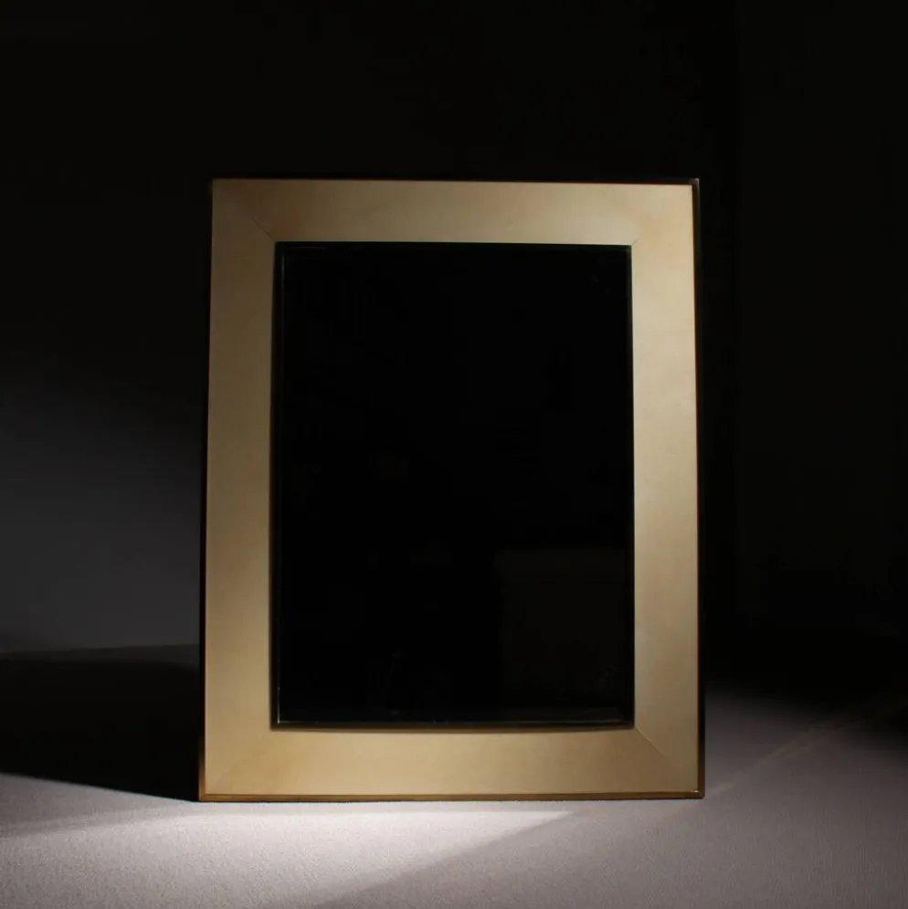 Miroir en parchemin de chèvre laqué par Aldo Tura, Italie années 1970