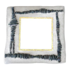 Miroir en résine avec galets et mosaïques or