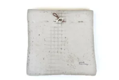 Miroir en résine avec galets et mosaïques or