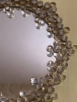Miroir Hollywood Regency en cristal de Pawla
