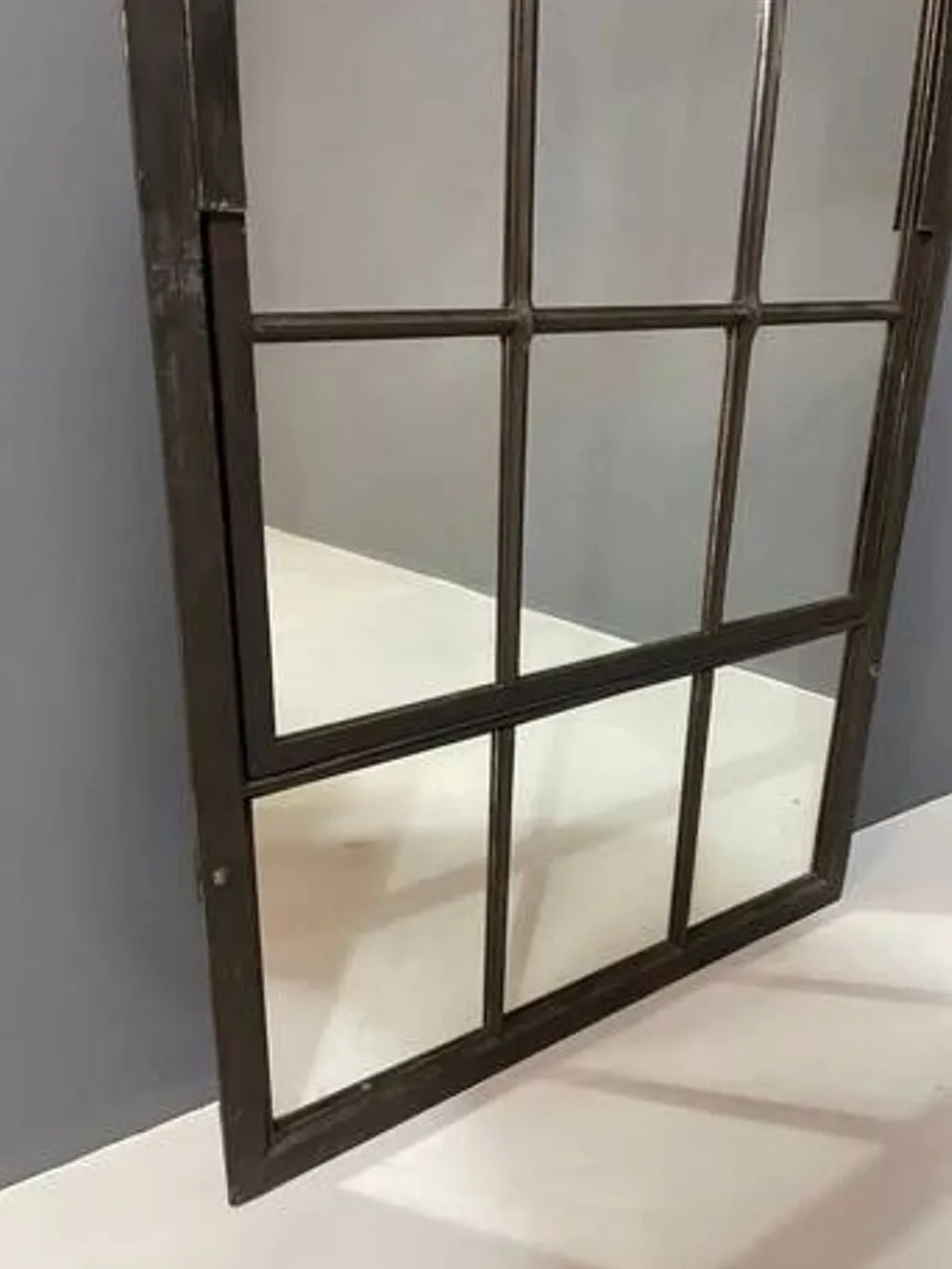 Miroir industriel en fer patiné, Tchécoslovaquie, années 1960