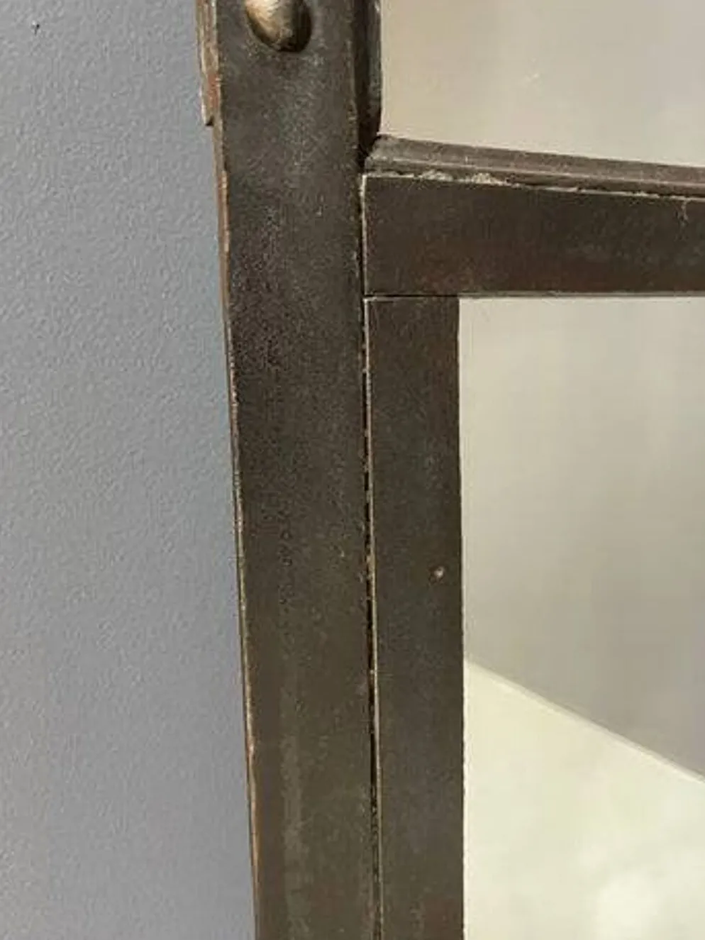 Miroir industriel en fer patiné, Tchécoslovaquie, années 1960
