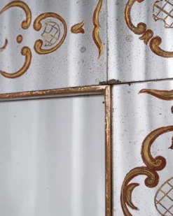 Miroir italien en verre églomisé, à parecloses, début XXe siècle