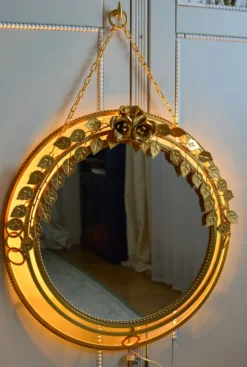 Miroir lumineux rond vintage en métal doré à décor de roses