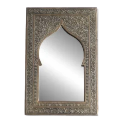 Miroir Marocain rectangulaire en laiton évoquant une portes, années 70