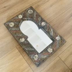 Miroir marocain vintage à décor mauresque