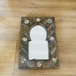 Miroir marocain vintage à décor mauresque