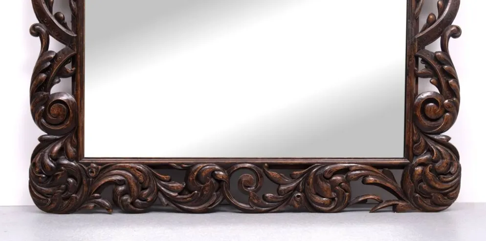 Miroir monumental ancien du XVIIIe siècle en chêne, orné d'un chérubin, de Hollande.