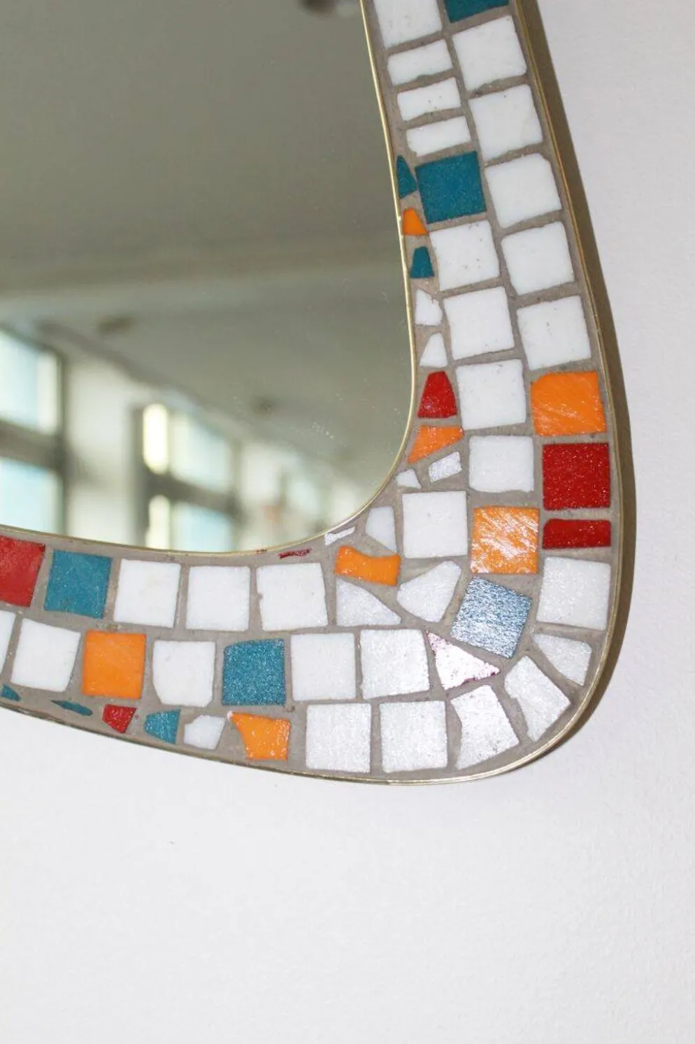 Miroir mosaïque et laiton, forme libre, Hollande, 50’s.