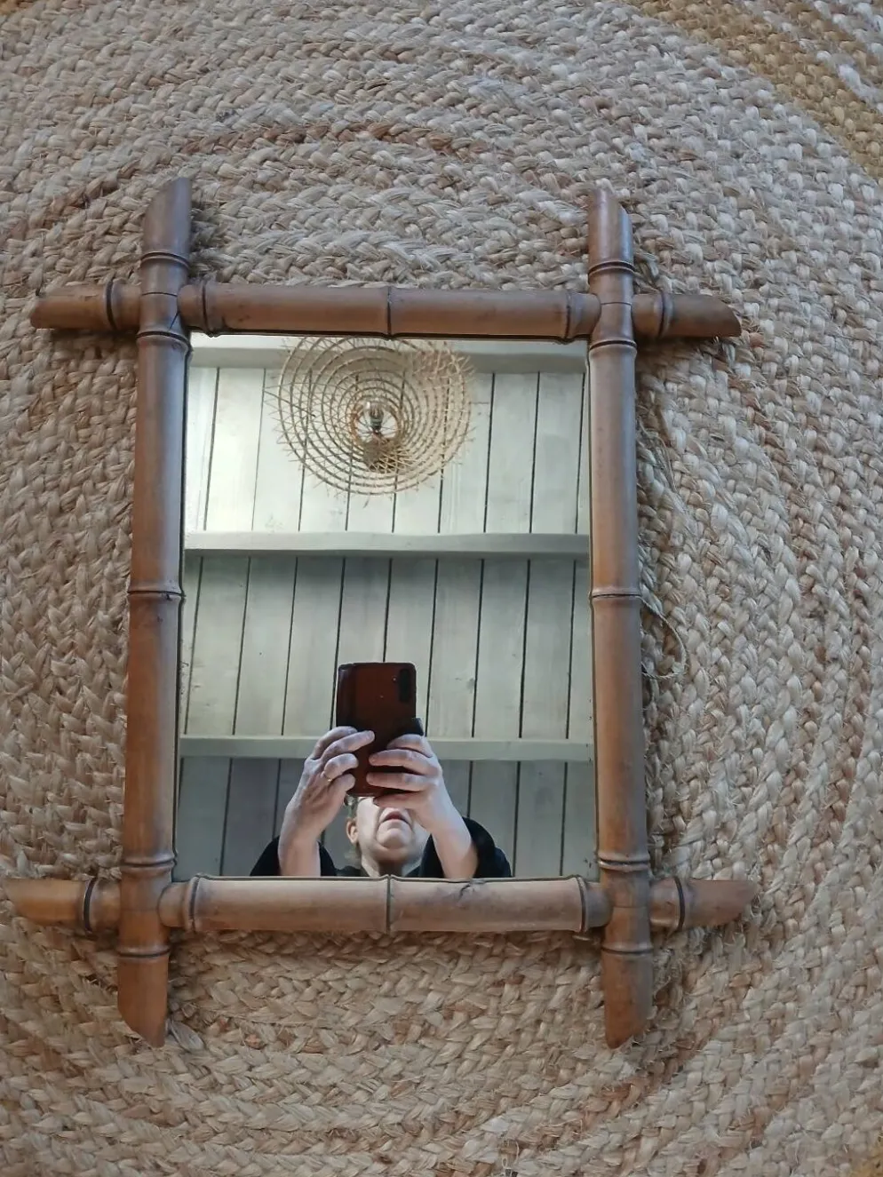 Miroir mural ancien avec cadre en bois